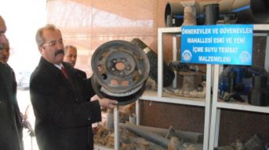 MHP'li Yılmaz'dan egsoz, cant ve lastikli protesto