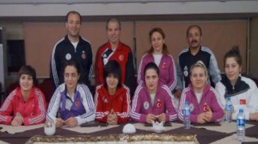 Bayan G&uuml;reş Milliler Dan Kolov yolcusu