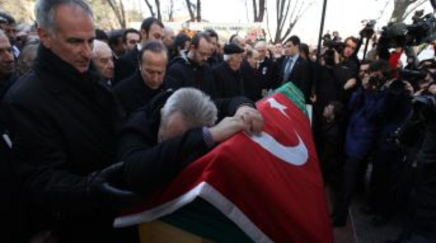 Haluk Ulusoy'un babası Saffet Ulusoy toprağa verildi