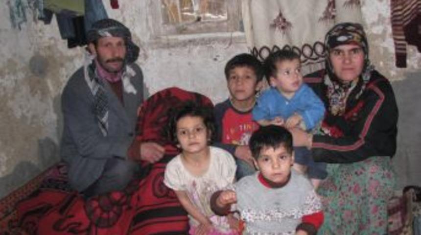 Şırnak’ta toprak evler kar sebebiyle çökme tehlikesi yaşadı