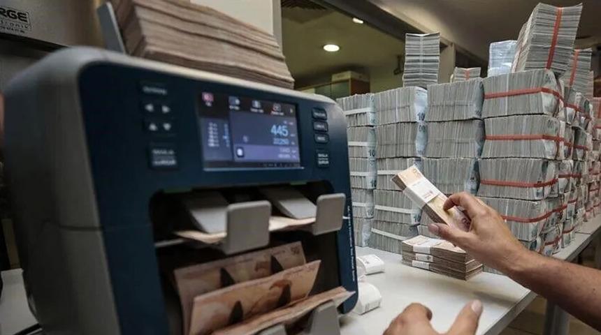 Bankacılık sekt&ouml;r&uuml;n&uuml;n kredi hacmi 28,7 trilyon TL'ye y&uuml;kseldi