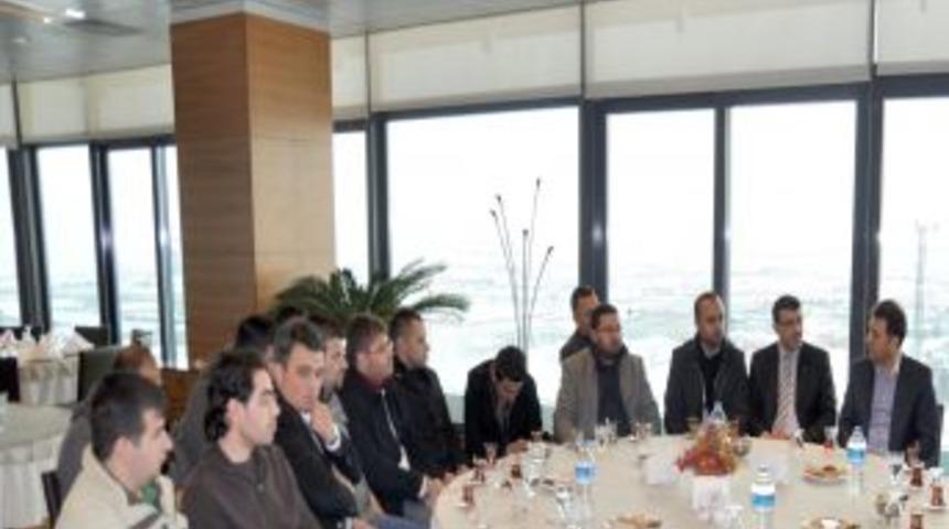 İş adamları gen&ccedil;lerle tecr&uuml;belerini paylaşıyor