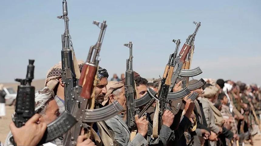 Husiler Suudi Arabistan'a saldırdı! Savunma Bakanlığı binası ve havalimanını hedef alındı