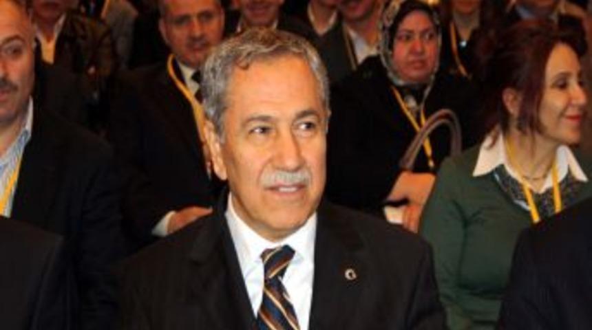 B&uuml;lent Arın&ccedil;, Abdullah Avcı ve milli takıma dua istedi