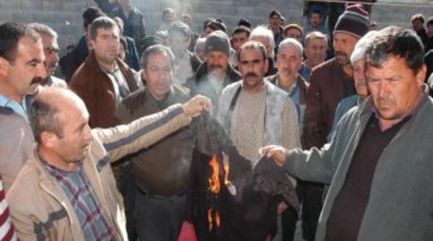 Pazarcılar yer değişikliğine tepki g&ouml;sterdi