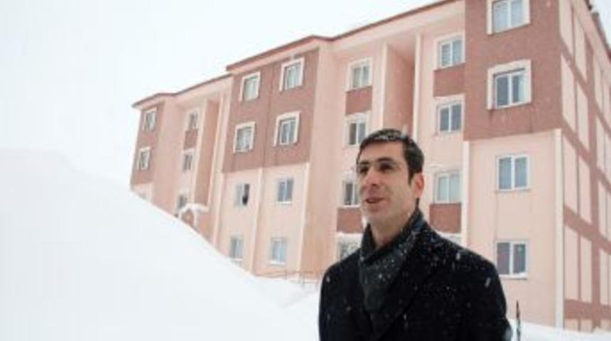 Bitlis Belediyesi karla m&uuml;cadelede 80 bin litre yakıt harcadı