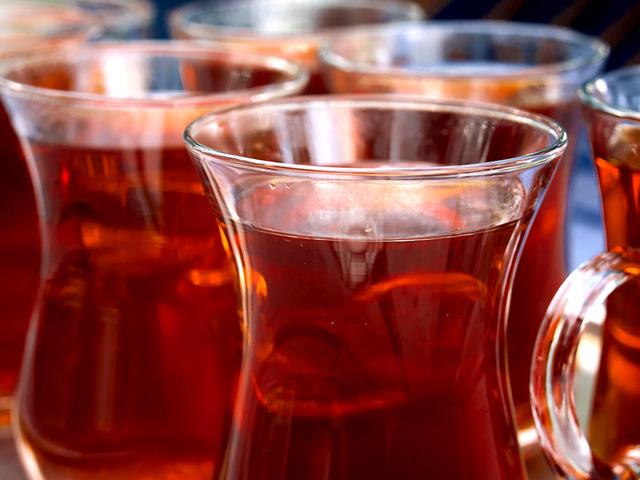 &Ccedil;ay tiryakilerini sevindiren araştırma! Kalp hastalığı riski daha d&uuml;ş&uuml;k ama bu detaya dikkat