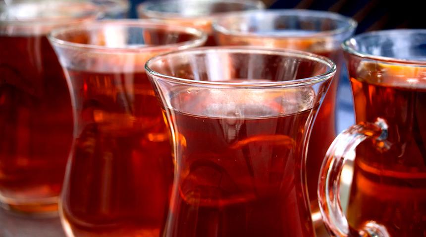 &Ccedil;ay tiryakilerini sevindiren araştırma! Kalp hastalığı riski daha d&uuml;ş&uuml;k ama bu detaya dikkat