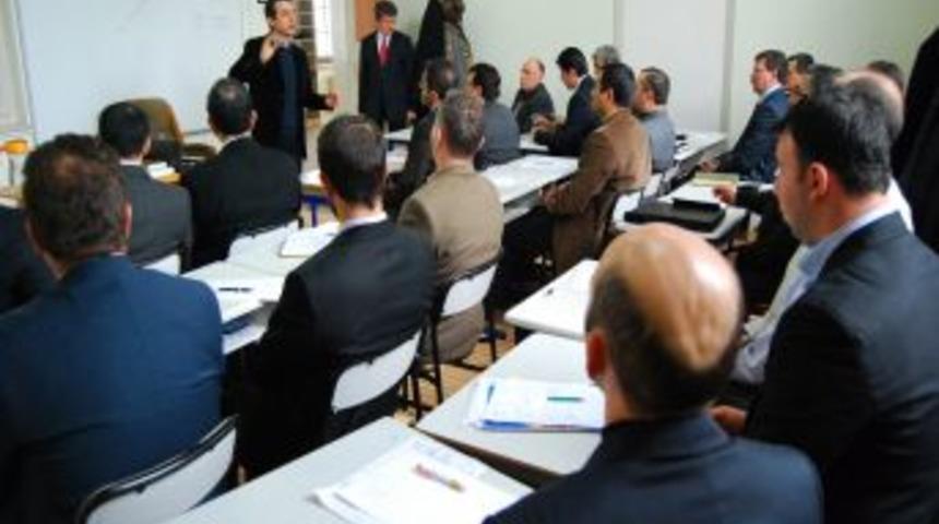 İmam ve m&uuml;ezzinlere ezanı g&uuml;zel okuma kursu veriliyor