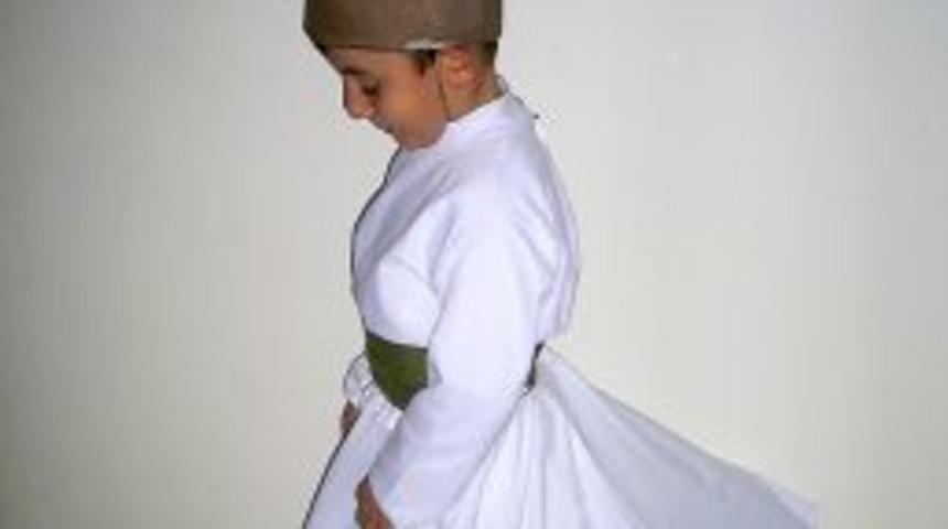 Ana okullu miniklerin sema g&ouml;sterisi b&uuml;y&uuml;k beğeni topladı