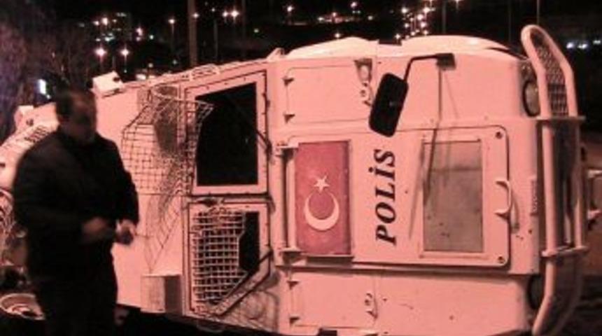Mardin&rsquo;de zırhı ara&ccedil; devrildi: 2'si polis 3 yaralı