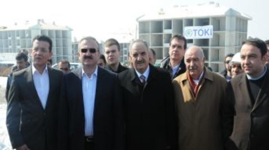 Depremzedelerin kalıcı konutları, zor kış şartlarına rağmen y&uuml;kseliyor