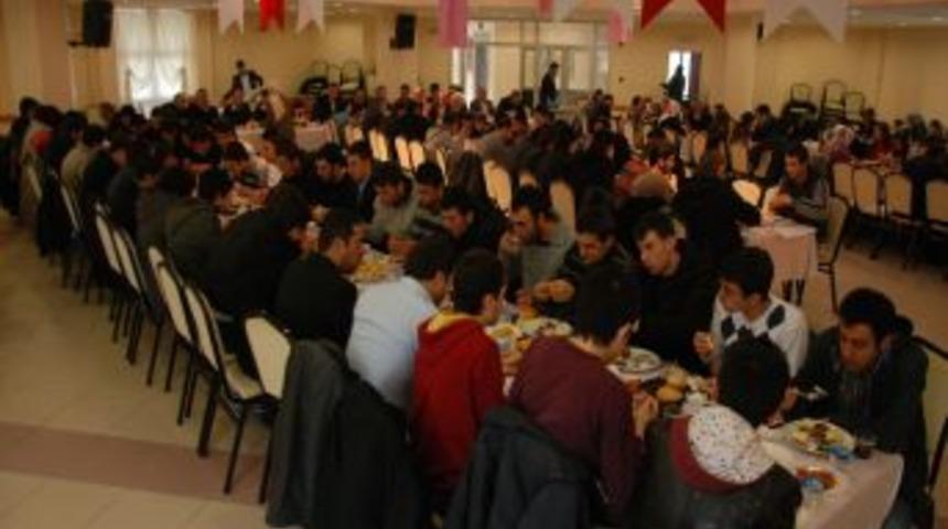 G&ouml;lbaşı Belediyesi, 300 &ouml;ğrenciyi kahvaltıda buluşturdu