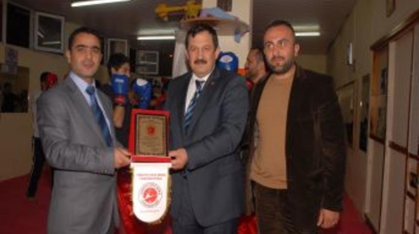 Kayıcı:Sağlıklı yaşam i&ccedil;in d&uuml;zenli spor yapmalıyız