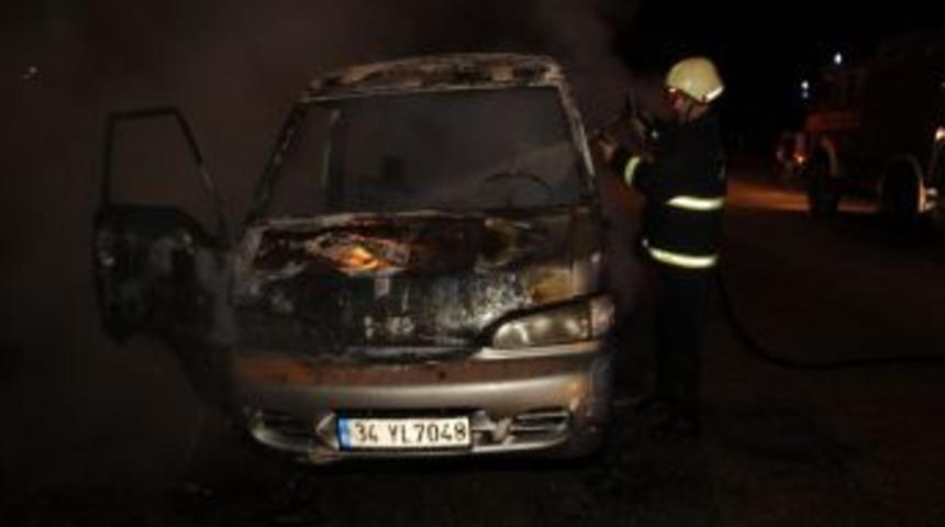 Düzce’de minibüs yandı, 5 kişi yaralandı