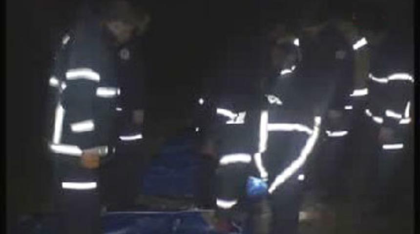 Minib&uuml;s Seyhan G&ouml;l&uuml;ne d&uuml;şt&uuml;: 5 &ouml;l&uuml;