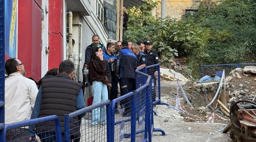Zonguldak'ta bina &ccedil;&ouml;kmesinin ardından tahliyeler s&uuml;r&uuml;yor: 28 daireli apartman boşaltıldı