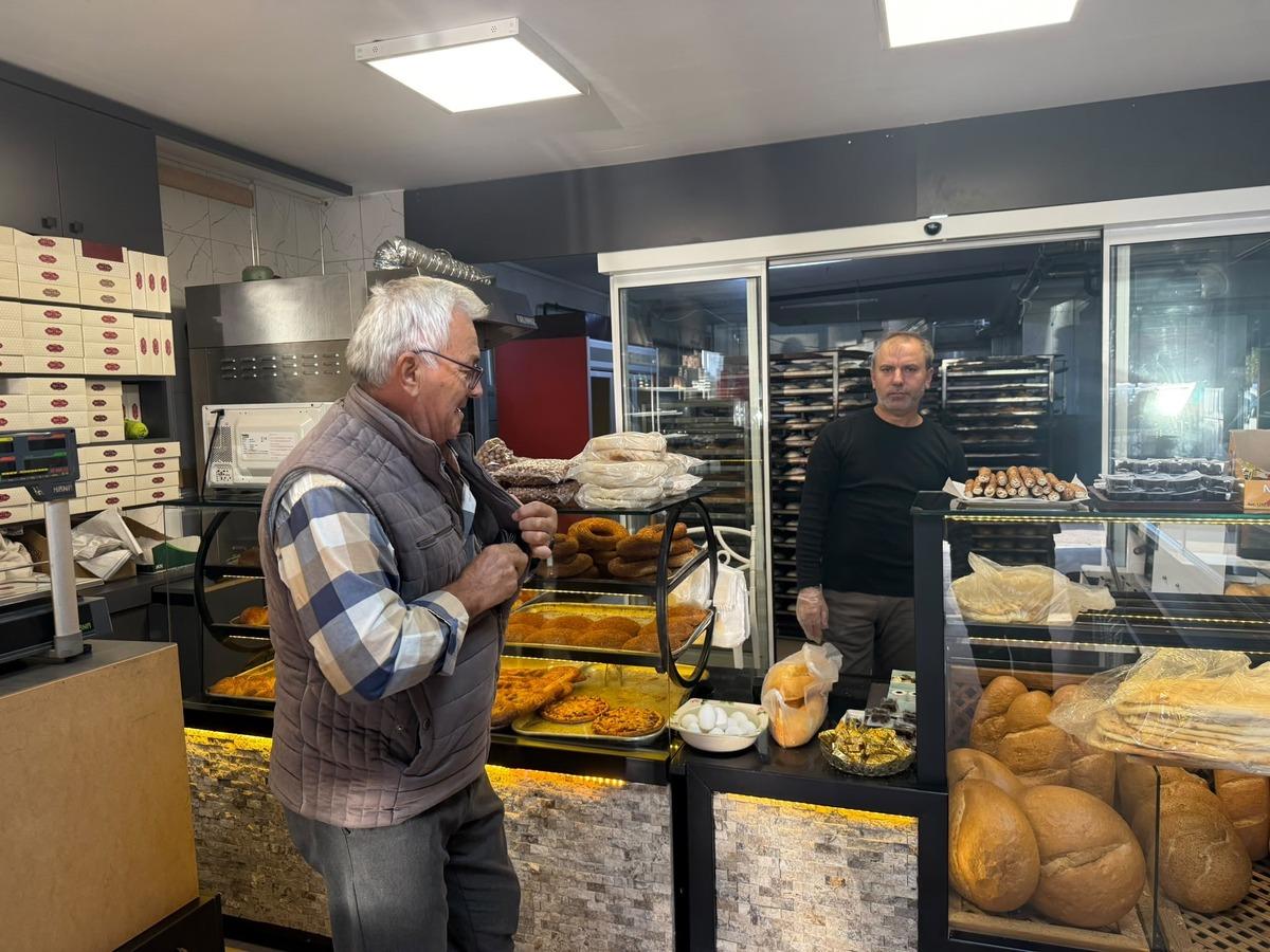 Antalya da fırıncıların  fiyat savaşı  vatandaşa yaradı: 17,5 TL den 10 TL ye d&uuml;şt&uuml; 2