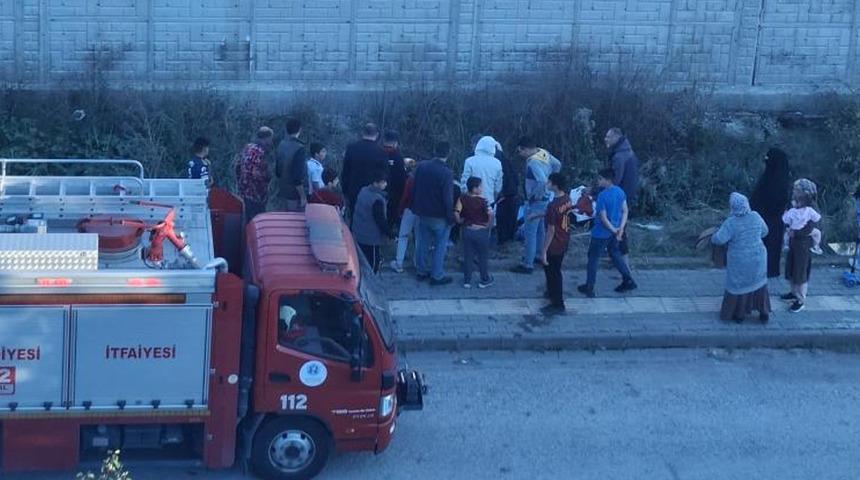 Elazığ'da su kanalına d&uuml;şen 8 yaşındaki &ccedil;ocuk kurtarıldı