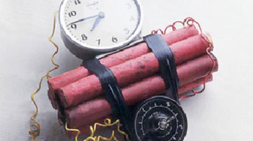 Ş&uuml;pheli paketten bomba d&uuml;zeneği &ccedil;ıktı