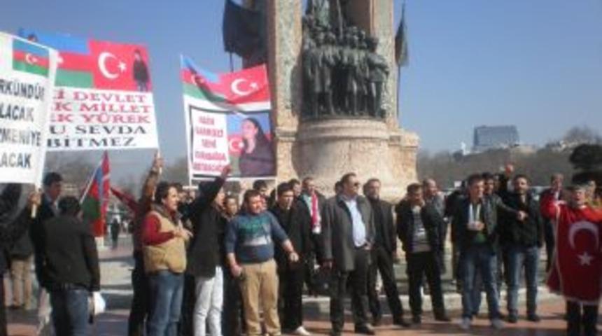 'Hocalı' i&ccedil;in erkenden Taksim'e geldiler