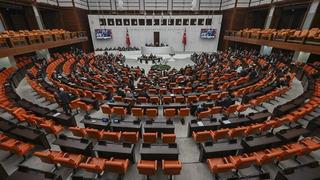 Fon teklifi Meclis'ten geçerek yasalaştı