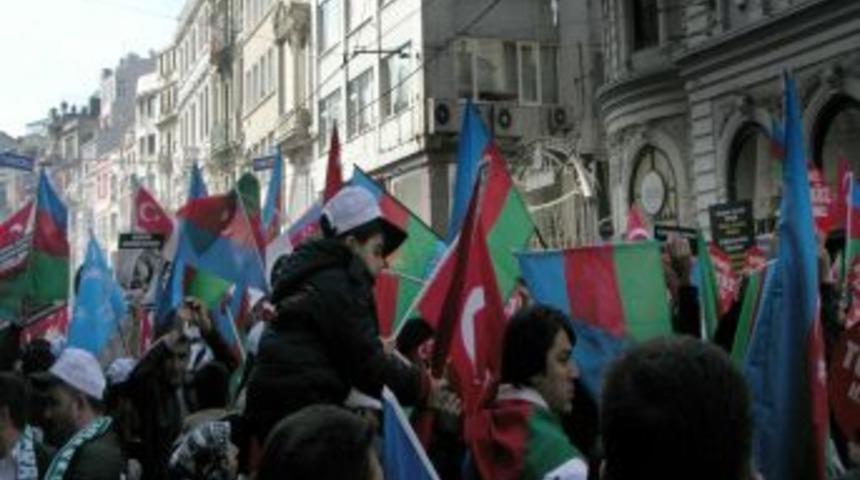İstiklal Caddesi 'Hocalı' i&ccedil;in doldu taştı