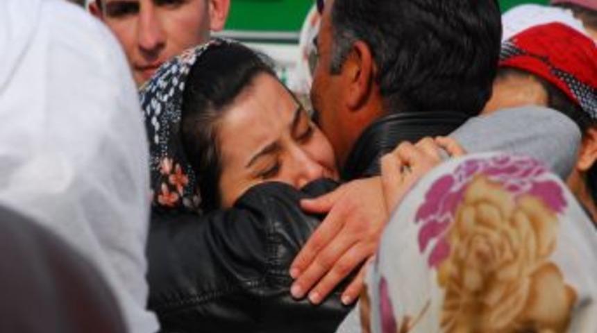 Düğünden dönerken kazada can veren 5 kişi toprağa verildi