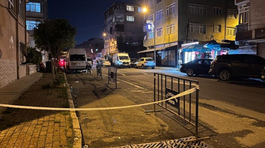 Ey&uuml;psultan&rsquo;da 5 katlı riskli bina tahliye edilerek m&uuml;h&uuml;rlendi