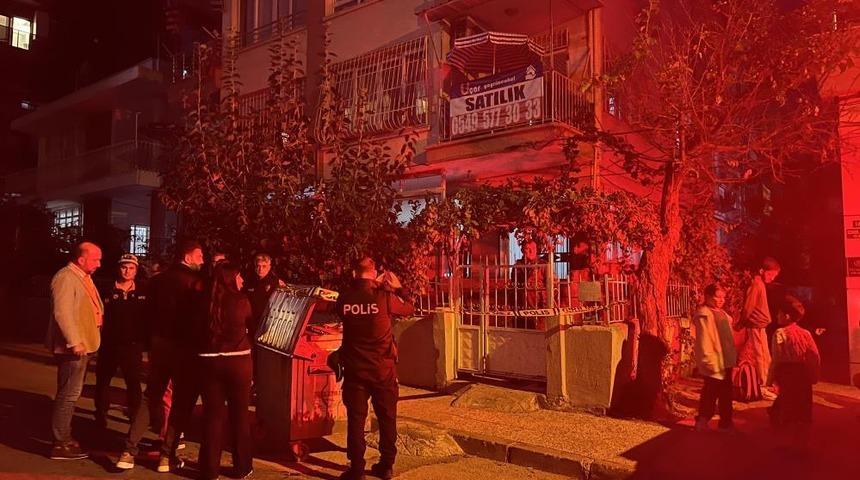 Mersin'de 3 katlı binanın zemini &ccedil;&ouml;kt&uuml;: 40 kişi tahliye edildi