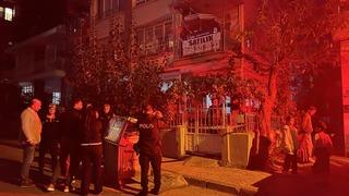 Mersin'de 3 katlı binanın zemini çöktü: 40 kişi tahliye edildi