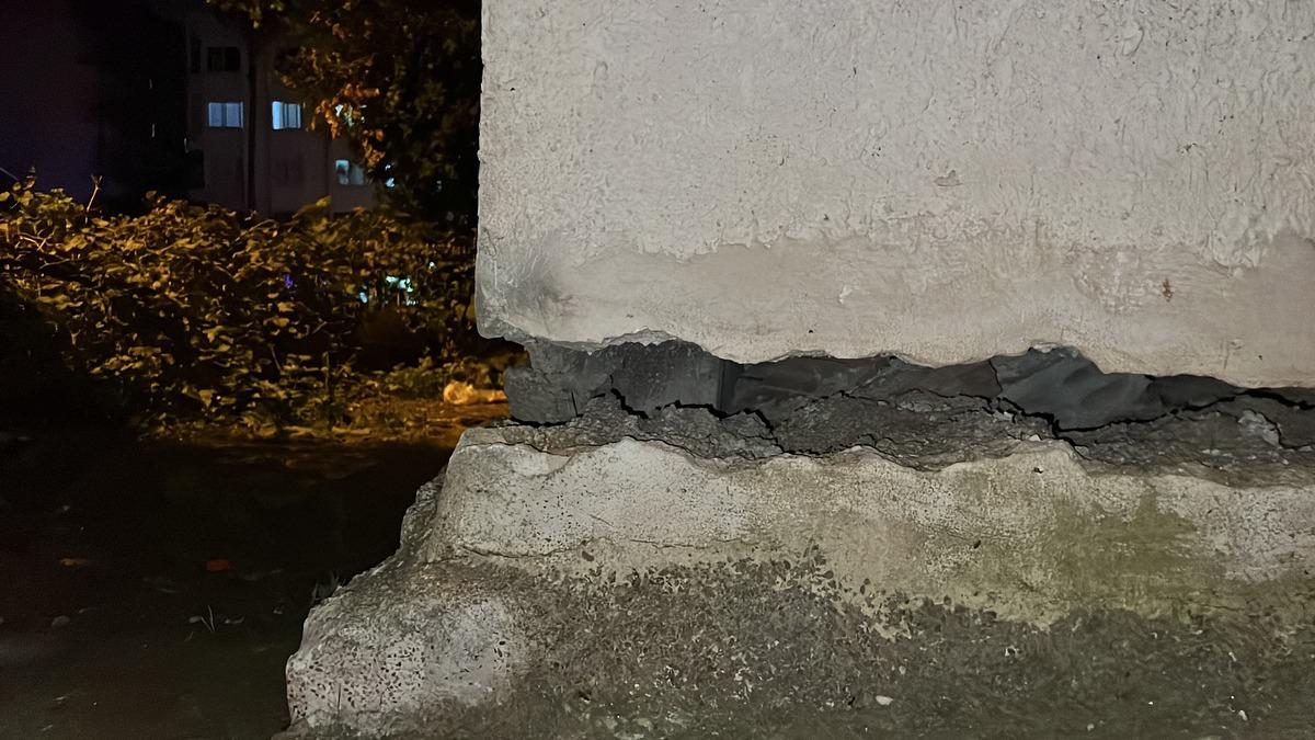 Yer: Mersin! Binanın zemini &ccedil;&ouml;kt&uuml;: 40 kişi tahliye edildi 1