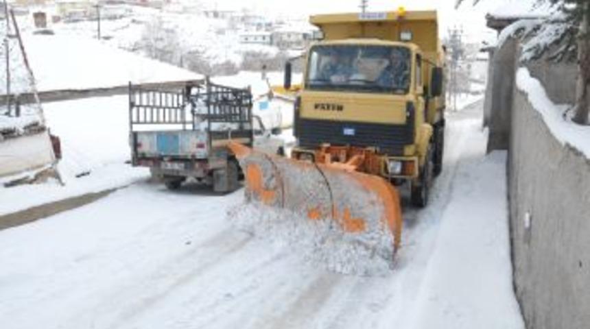 Polatlı’da köy yollarının açılması çalışmaları sürüyor