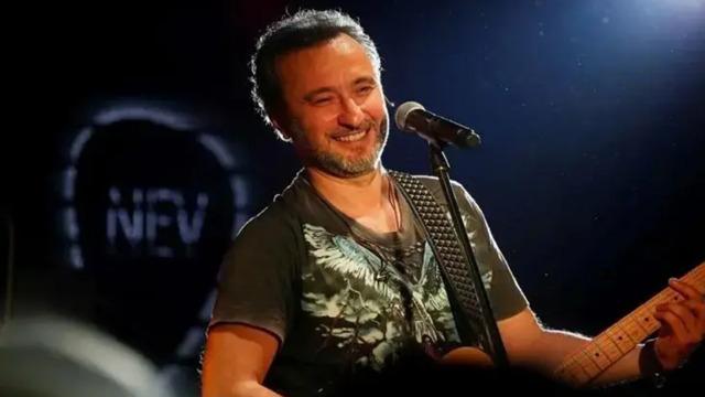 Şarkıcı Nev ikinci kez entübe edildi! Durum çok kritik
