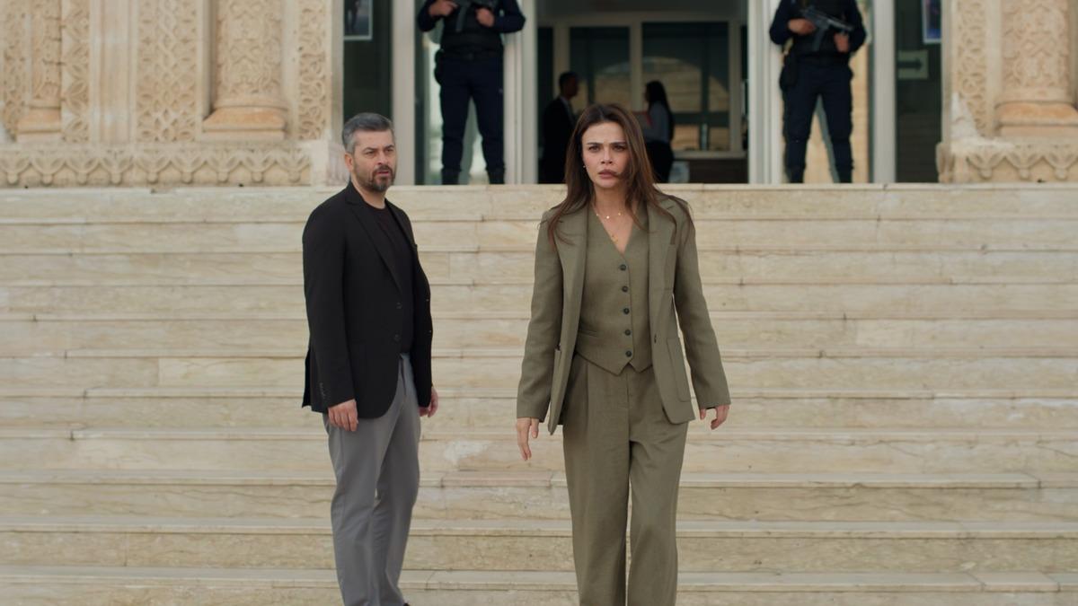 Uzak Şehir 70. Bölüm 2. fragmanı: Cihan nişanlanıyor, Alya fenalaşıyor 4