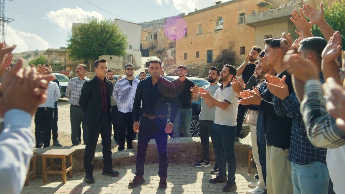 Uzak Şehir 70. Bölüm 2. fragmanı: Cihan nişanlanıyor, Alya fenalaşıyor 1