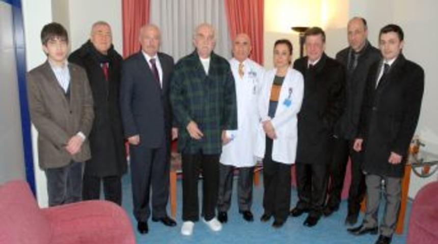 Eski Bakan Ali Coşkun'a zat&uuml;rree tedavisi