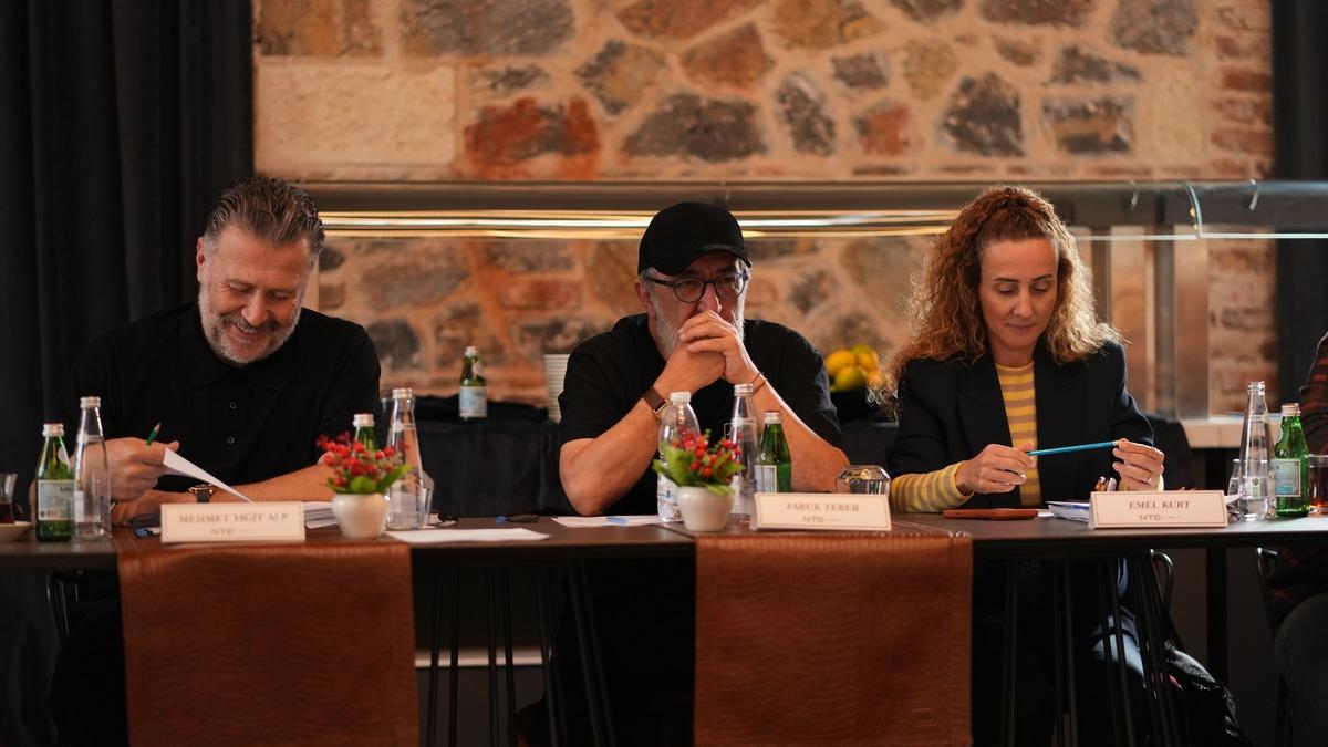 Uğur Güneş ve Ebru Şahin başrolde! Adana Ayazı oyuncuları gündemde 2