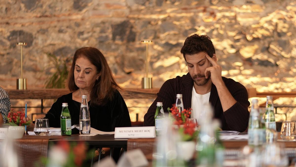 Uğur Güneş ve Ebru Şahin başrolde! Adana Ayazı oyuncuları gündemde 3