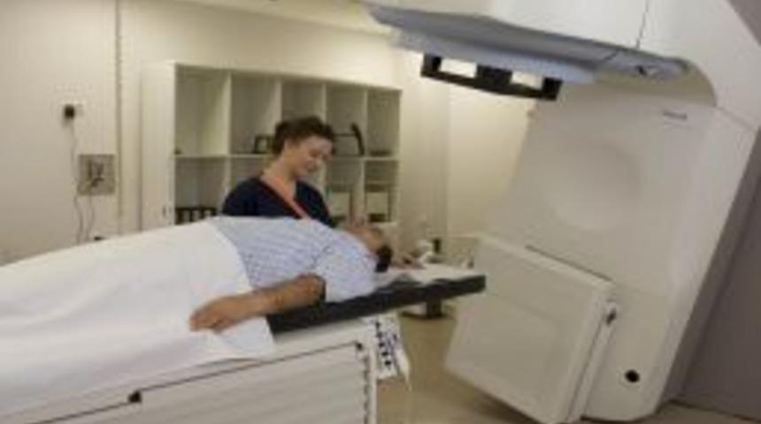 Do&ccedil;. Dr. Topg&uuml;l: Erken teşhis edilen kanseri yenmek m&uuml;mk&uuml;n