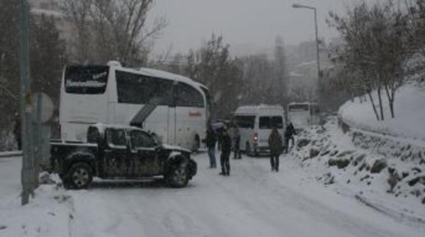 Tunceli&rsquo;de kar yağışı yeniden başladı