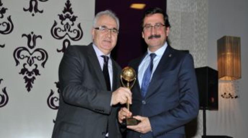 Başkan Ak'a 'Yılın Belediye Başkanı' &ouml;d&uuml;l&uuml;