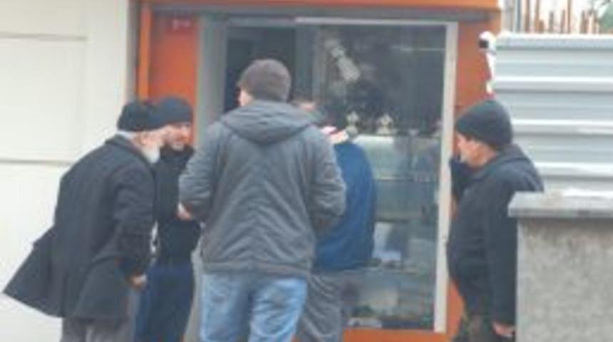 Duvarı delip 5 bin liralık takı &ccedil;aldılar