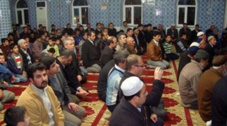 Erbakan i&ccedil;in mevlit okutuldu