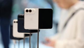 Bug&uuml;n satışa &ccedil;ıkan iPhone Duo'nun halefinden yeni bilgiler geldi!