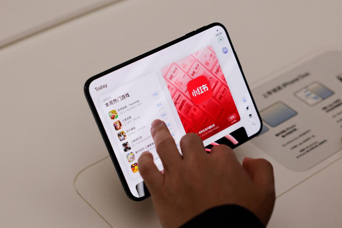 Dünyadan "iPhone Duo" manzaraları! Türkiye fiyatı 230 bin TL den başlıyor 23