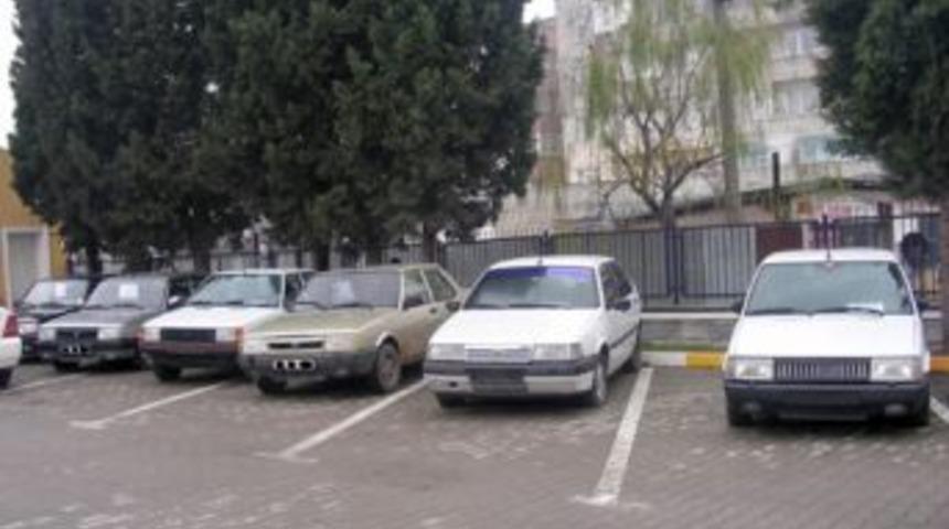Şase ve motor numaraları değiştirilip satılan 5 &ccedil;alıntı otomobile el kondu