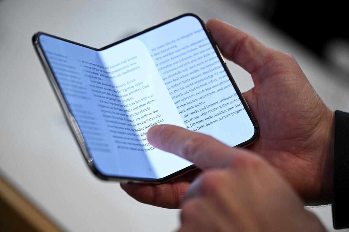 iPhone Duo nun içi açıldı: Çift batarya ve dikkat çeken detaylar ortaya çıktı 1
