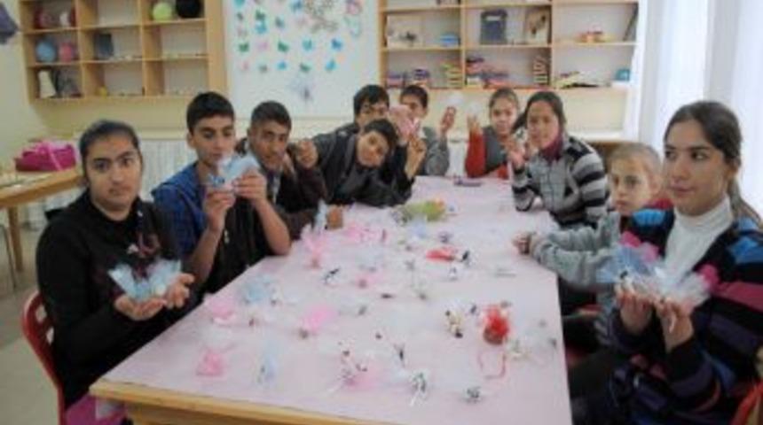 Engelli &ouml;ğrenciler, yaptıkları 'nikah şekeriyle' aile b&uuml;t&ccedil;esine katkı sağlıyor