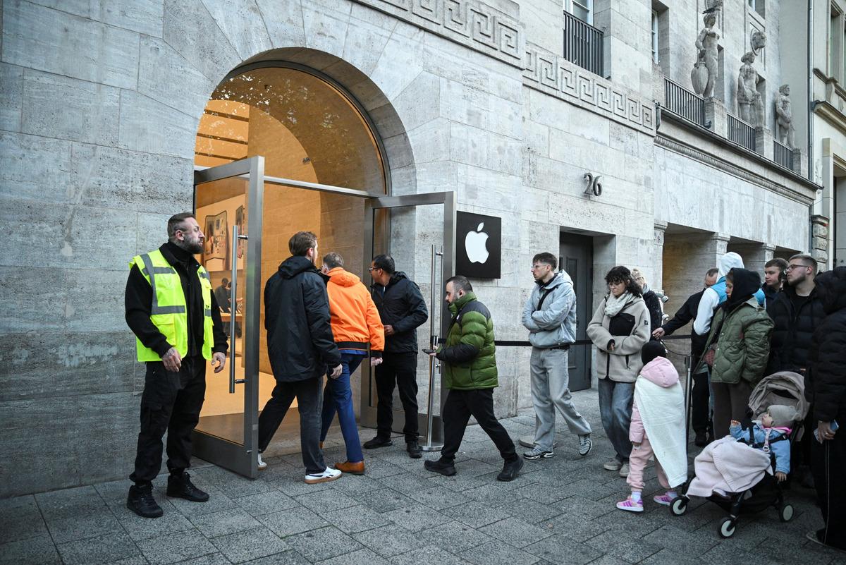 Dünyadan "iPhone Duo" manzaraları! Türkiye fiyatı 230 bin TL den başlıyor 9
